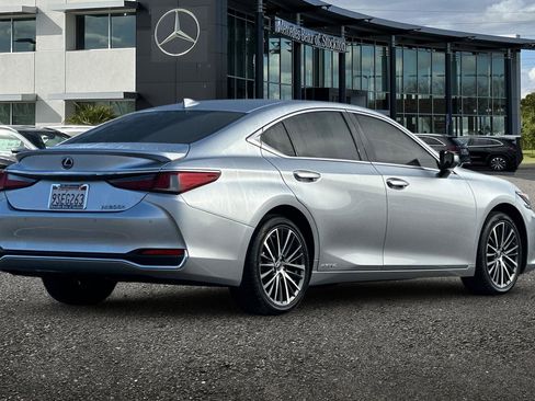 Used 2022 Lexus ES 300h ES 300h image 4