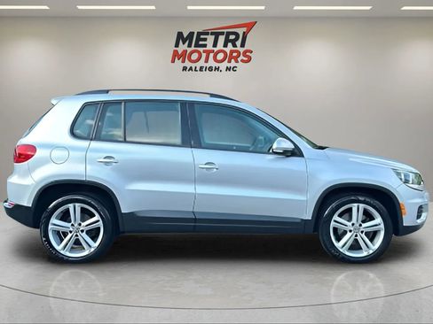 Used 2016 Volkswagen Tiguan S image 8