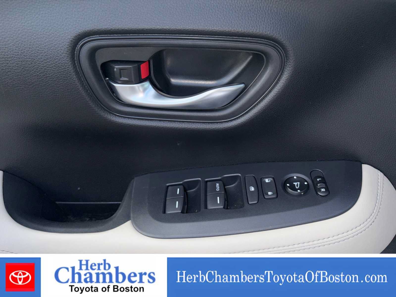 Used 2024 Honda HR-V LX image 15