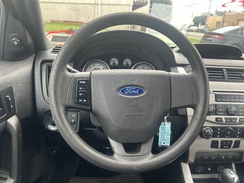 Used 2010 Ford Focus SE FWD image 28