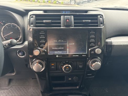 Used 2021 Toyota 4Runner TRD Off-Road Premium w/ Moonroof Package AWD/4WD image 23
