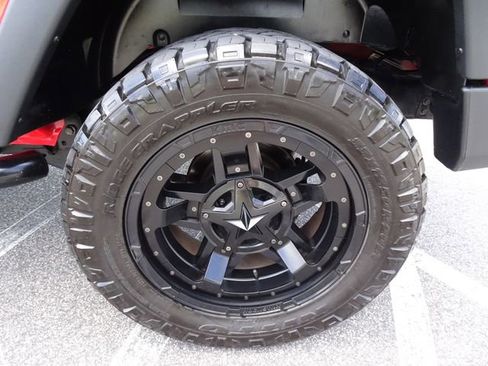 Used 2013 Jeep Wrangler Sport AWD/4WD image 31
