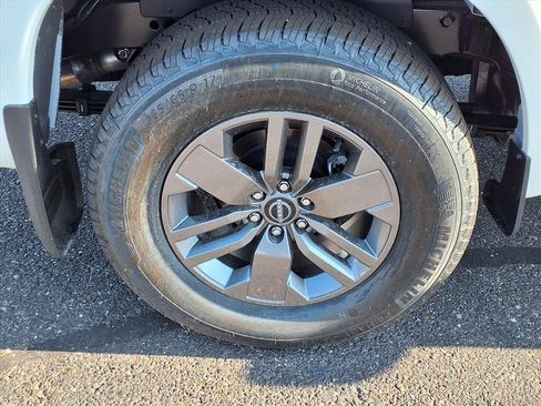 New 2025 Nissan Frontier SV w/ SV Convenience Package image 8