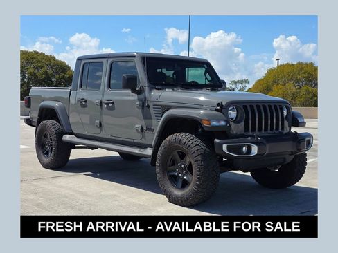 Used 2021 Jeep Gladiator Sport image 1