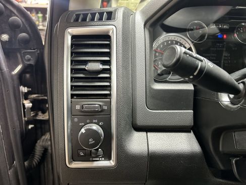 Used 2019 RAM 1500 Big Horn image 18