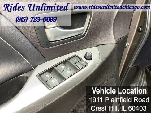 Used 2016 Toyota Sienna SE w/ SE Preferred Package FWD image 16