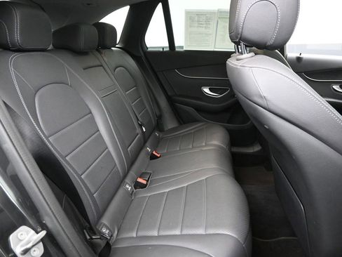 Used 2021 Mercedes-Benz GLC 300 4MATIC image 9