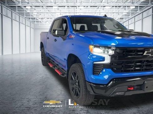 Used 2025 Chevrolet Silverado 1500 LT Trail Boss w/ LT Trail Boss Premium Package AWD/4WD image 4