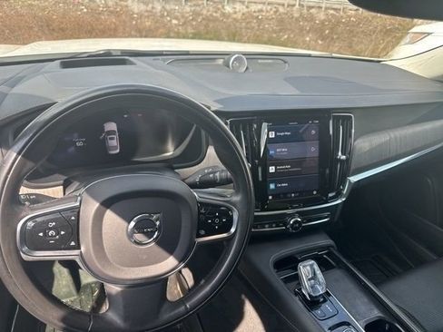 Used 2022 Volvo S90 B6 Inscription w/ Advanced Package image 28