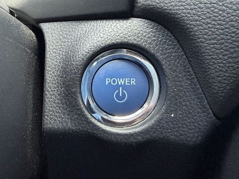 Used 2021 Toyota RAV4 XLE w/ Convenience Package AWD/4WD image 20