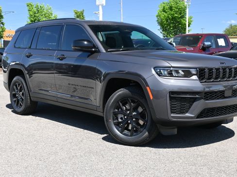 New 2026 Jeep Grand Cherokee L 2WD image 2