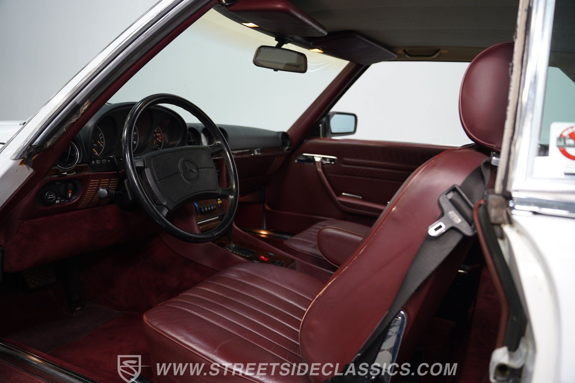 Used 1989 Mercedes-Benz 560 SL image 4