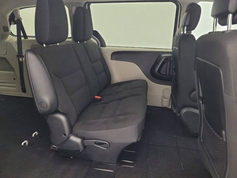 Used 2018 Dodge Grand Caravan SE w/ UConnect Hands-Free Group FWD image 19