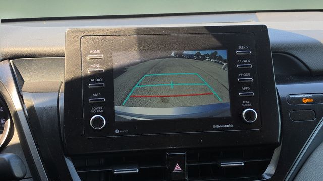 Used 2022 Toyota Camry SE FWD image 16