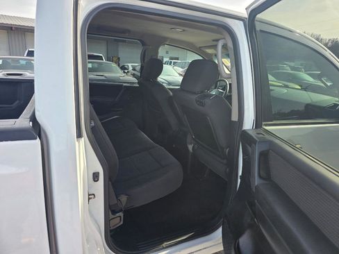 Used 2012 Nissan Titan SV w/ SV Value Truck Pkg image 11