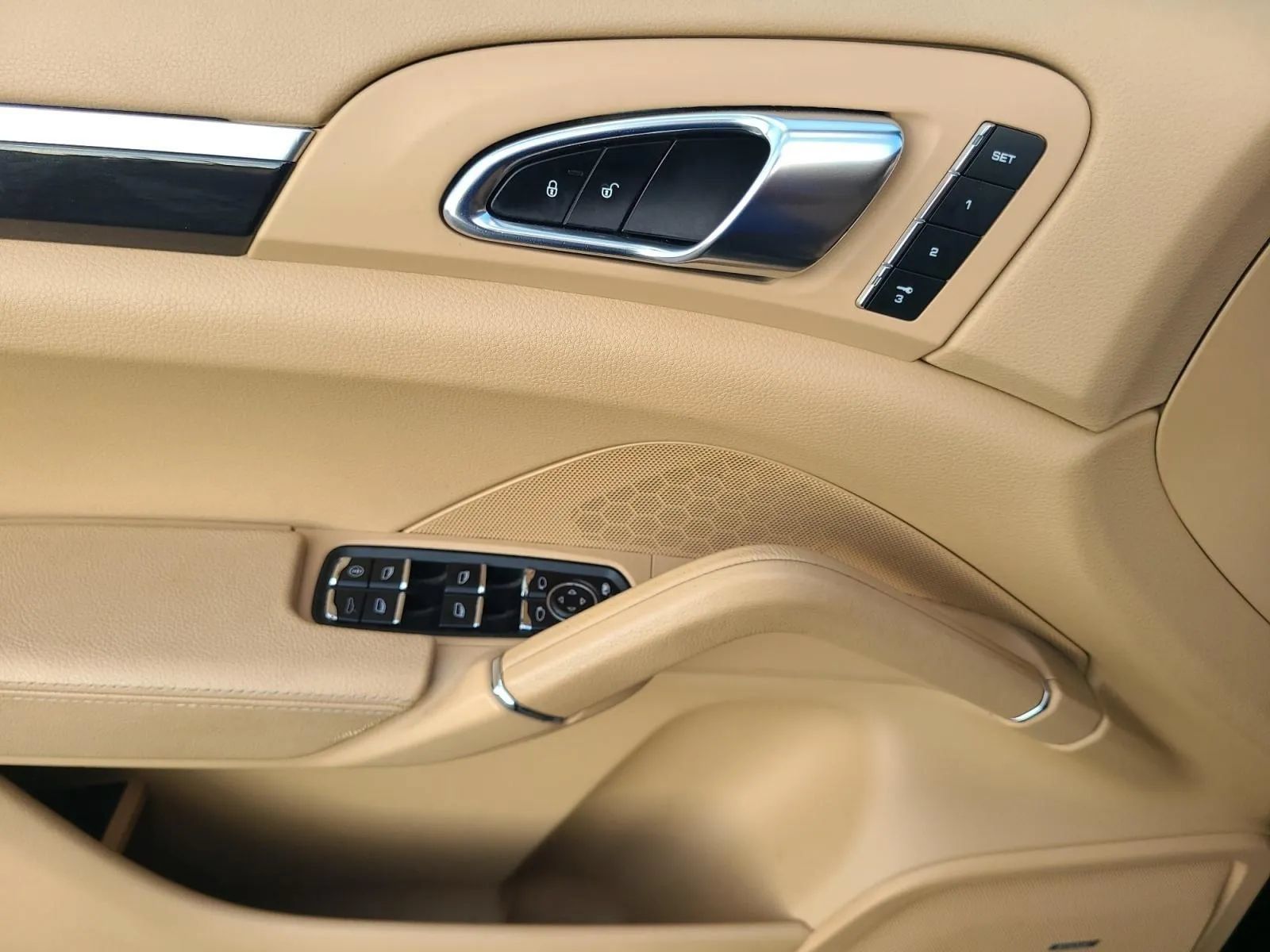 Used 2013 Porsche Cayenne S AWD/4WD image 10