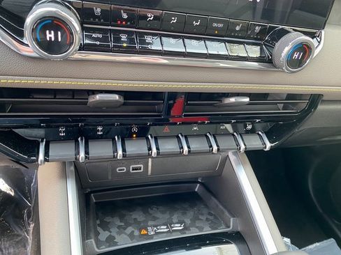 New 2026 GMC Canyon Elevation image 21