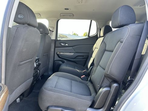 Used 2023 GMC Acadia SLE w/ Driver Convenience Package FWD image 23