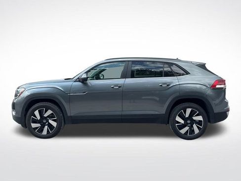 Used 2024 Volkswagen Atlas Cross Sport SE FWD image 2