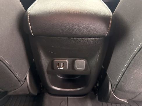 Used 2021 Chevrolet Colorado LT w/ LT Convenience Package image 22