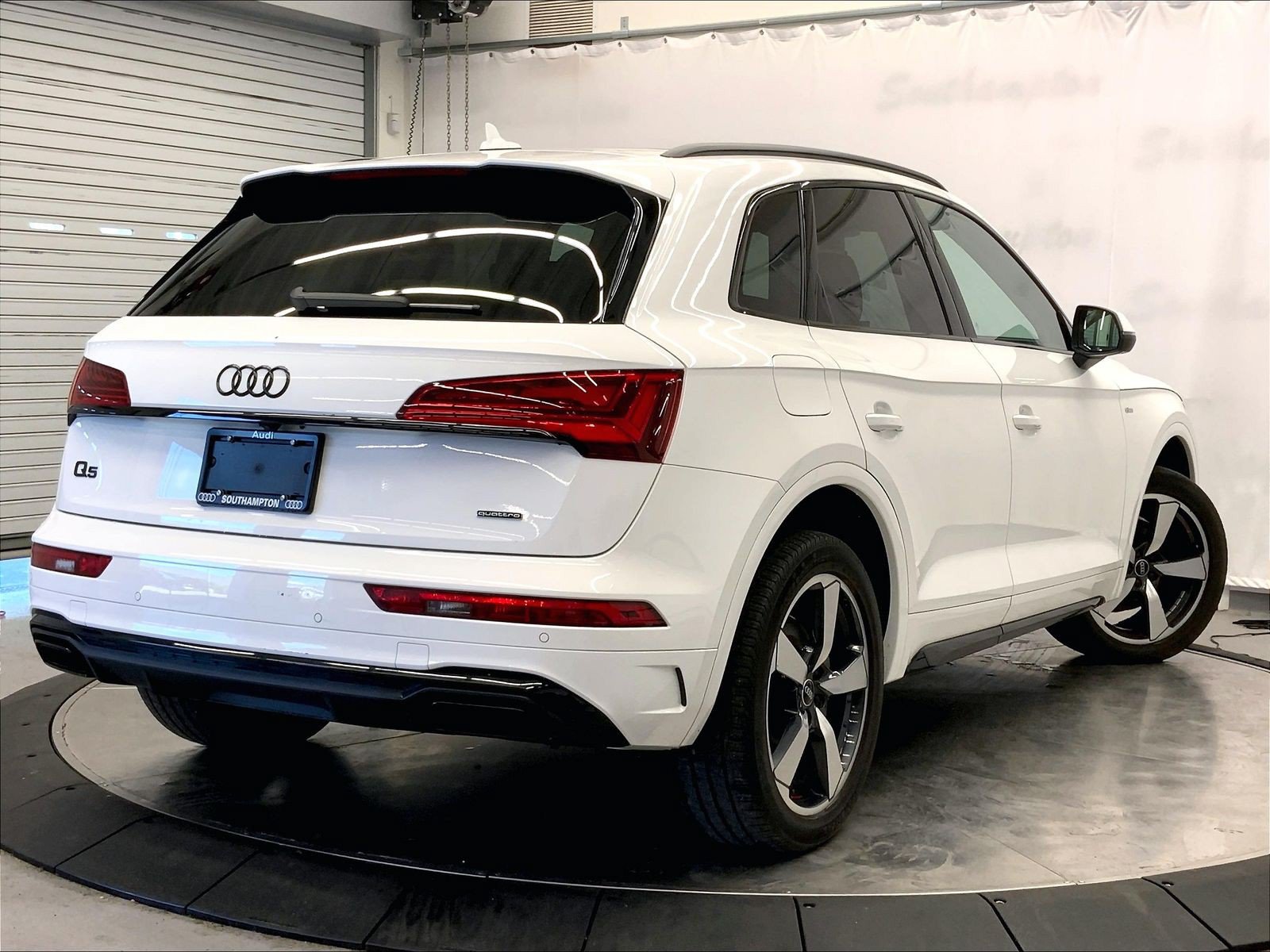 Certified 2023 Audi Q5 2.0T Premium Plus w/ Premium Plus Package AWD/4WD image 12