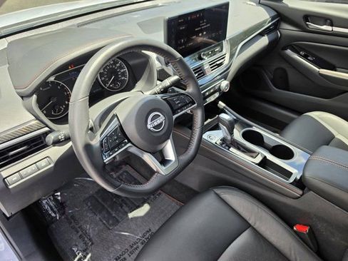 Used 2024 Nissan Altima 2.5 SR w/ SR Premium Package image 19