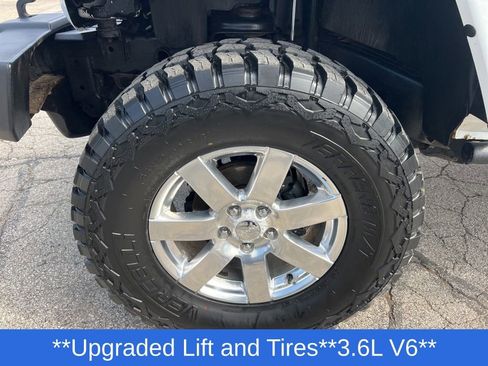 Used 2013 Jeep Wrangler Unlimited Sahara w/ Dual Top Group AWD/4WD image 28