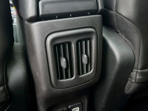 Used 2019 Jeep Compass Latitude AWD/4WD image 33