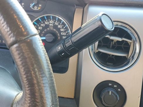 Used 2011 Ford F150 XLT w/ XLT Chrome Pkg image 16