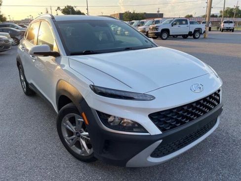 Used 2022 Hyundai Kona SEL image 2