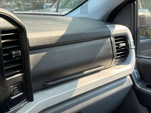 Used 2025 Ford F250 XLT AWD/4WD image 26