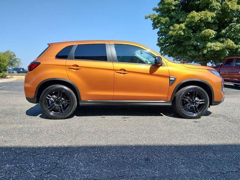 Used 2023 Mitsubishi Outlander Sport LE AWD/4WD image 2