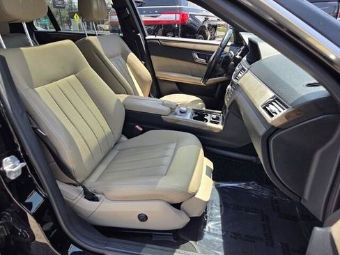 Used 2011 Mercedes-Benz E 550 Sedan image 23