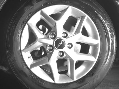 Used 2025 Kia Soul LX w/ LX Technology Package image 9