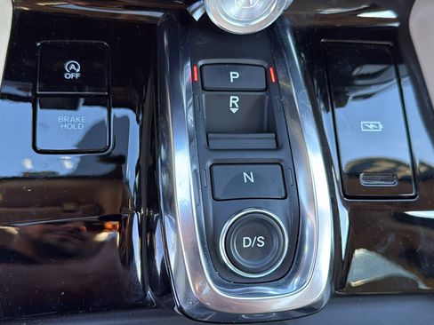 Used 2022 Acura MDX SH-AWD w/ Advance Package image 16
