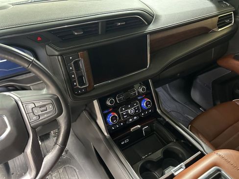 Used 2023 GMC Yukon Denali Ultimate image 7