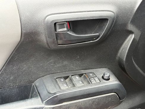 Used 2022 Toyota Tacoma SR w/ SR Convenience Package RWD image 6