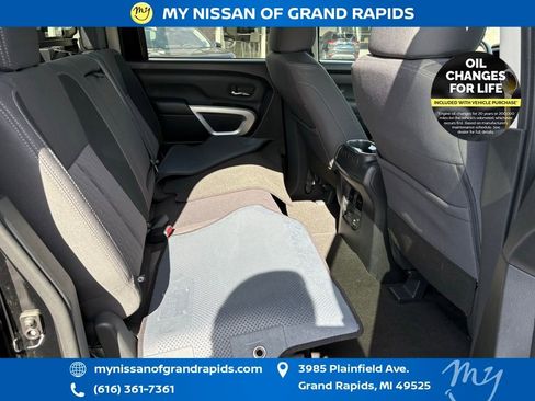 Used 2024 Nissan Titan SV w/ SV Convenience Package image 13