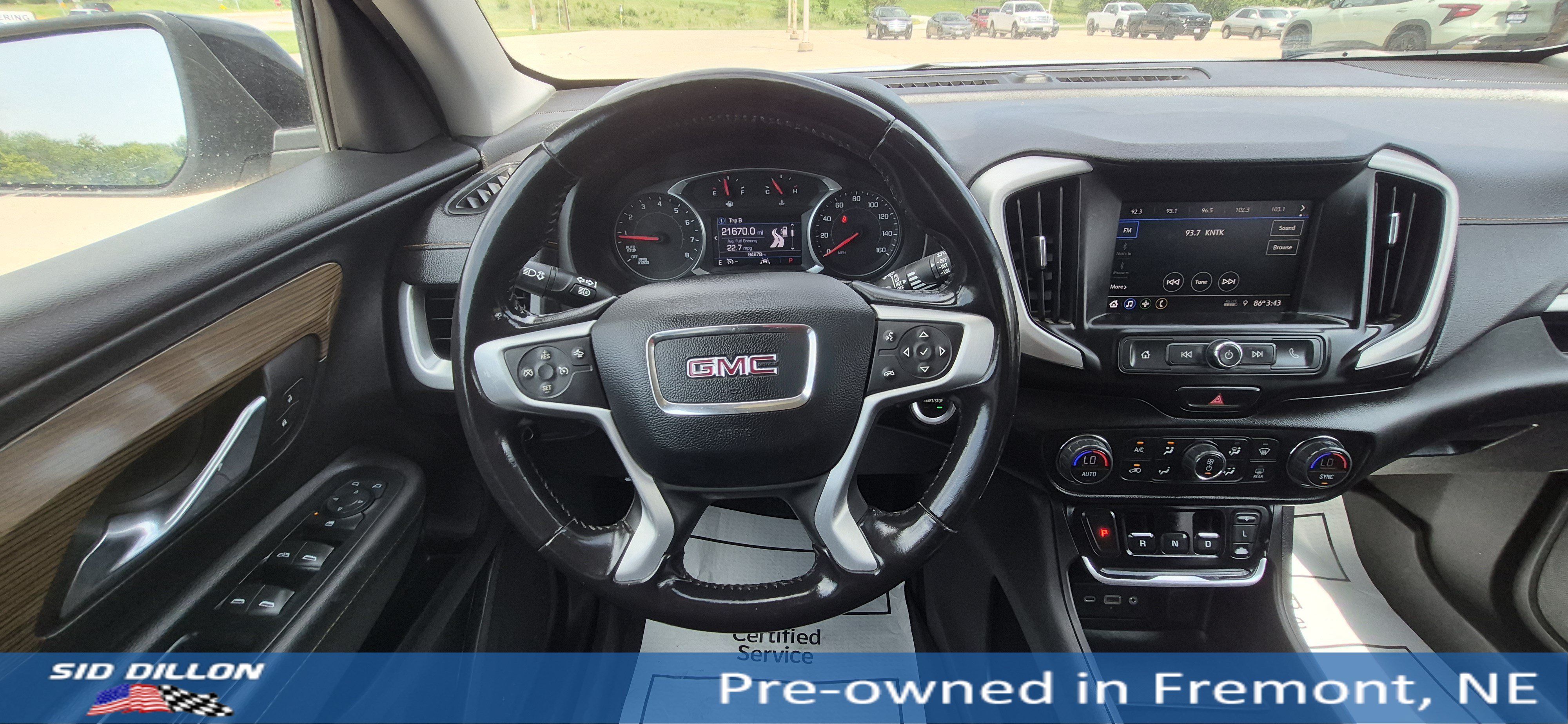 Used 2020 GMC Terrain SLE w/ Driver Convenience Package AWD/4WD image 2