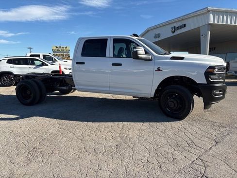 New 2026 RAM 3500 Tradesman image 15