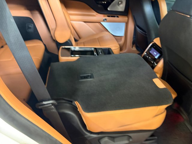 Used 2025 Lincoln Aviator Black Label AWD/4WD image 9