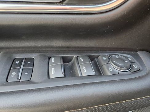 Used 2023 Chevrolet Suburban Premier AWD/4WD image 34