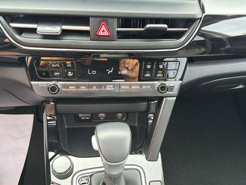 Used 2024 Kia Seltos S FWD image 17
