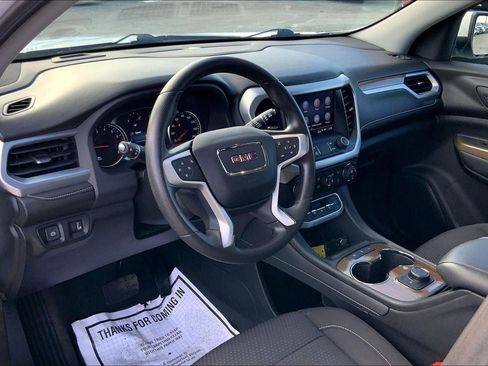 Used 2023 GMC Acadia SLE image 13