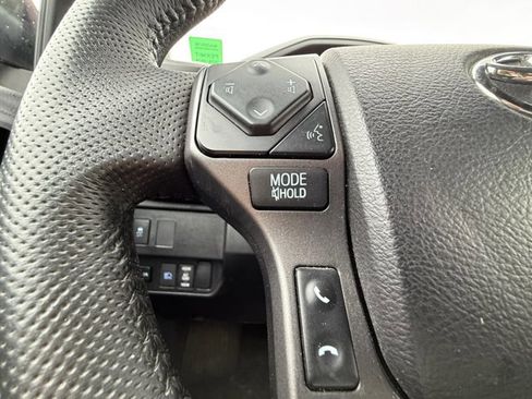 Used 2022 Toyota Tacoma TRD Off-Road w/ Technology Package AWD/4WD image 19