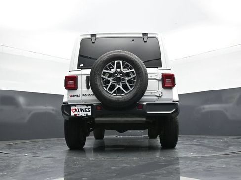 Used 2025 Jeep Wrangler Unlimited Sahara AWD/4WD image 62