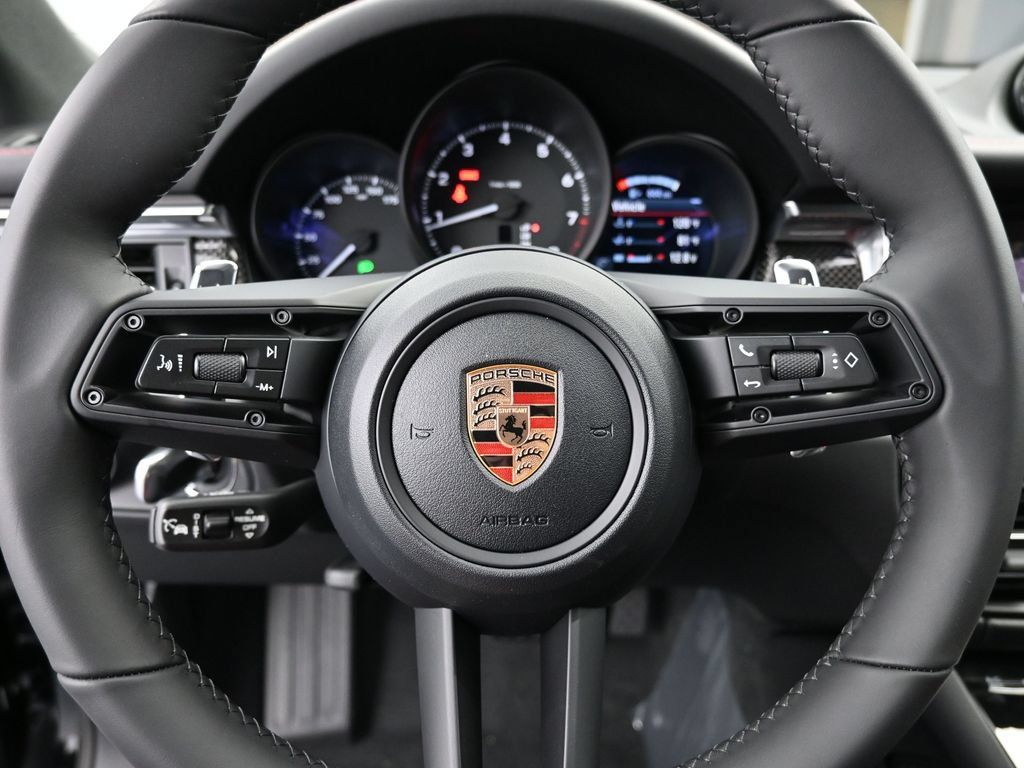 Certified 2026 Porsche Macan AWD/4WD image 27