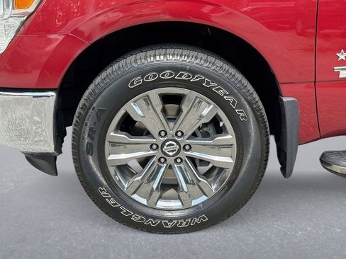 Used 2019 Nissan Titan SV w/ SV Convenience Package AWD/4WD image 18