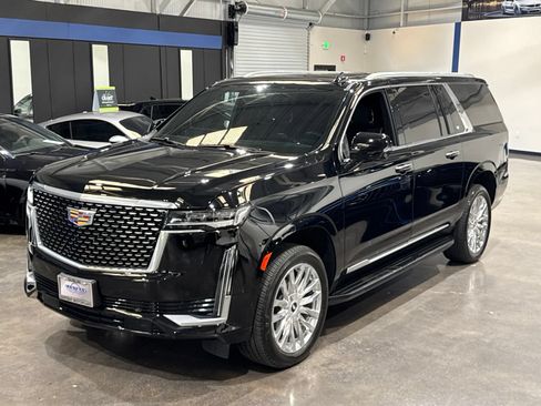Used 2024 Cadillac Escalade ESV Premium Luxury AWD/4WD image 9