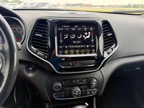 Used 2020 Jeep Cherokee Limited FWD image 16
